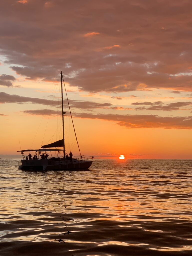 “Rediscover the Magic: Unveiling the Best Sunsets on Our Catamaran Tours to Playa Fantasia in Jaco!”